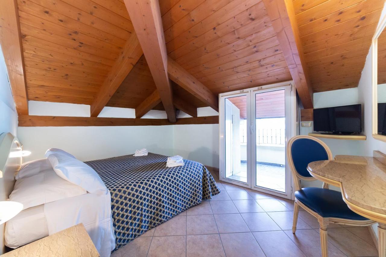 Aparthotel Residenza Melucci Rimini Esterno foto