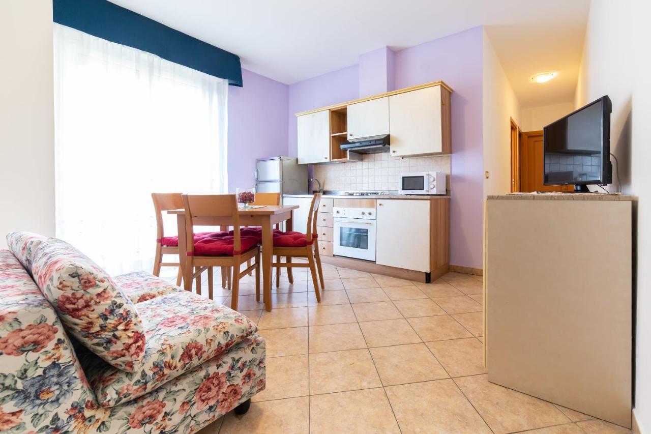 Aparthotel Residenza Melucci Rimini Esterno foto