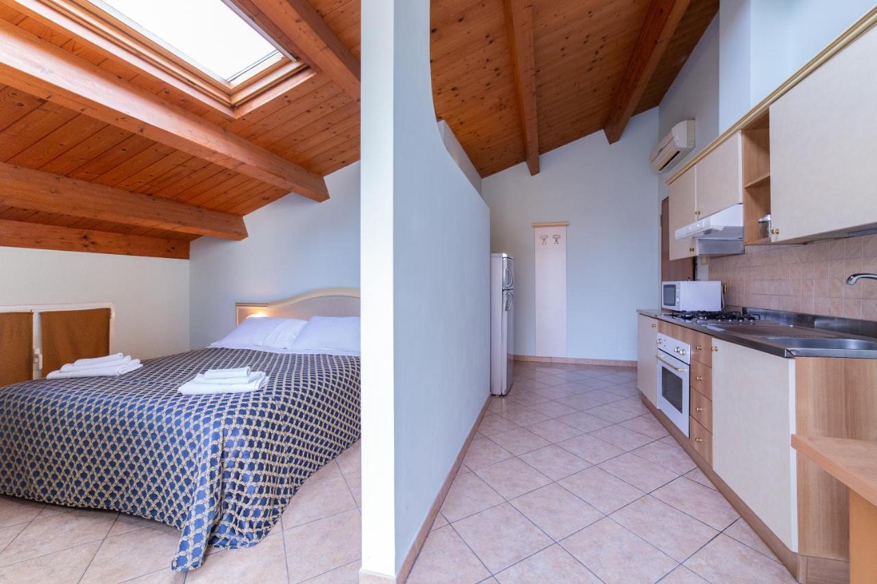 Aparthotel Residenza Melucci Rimini Esterno foto