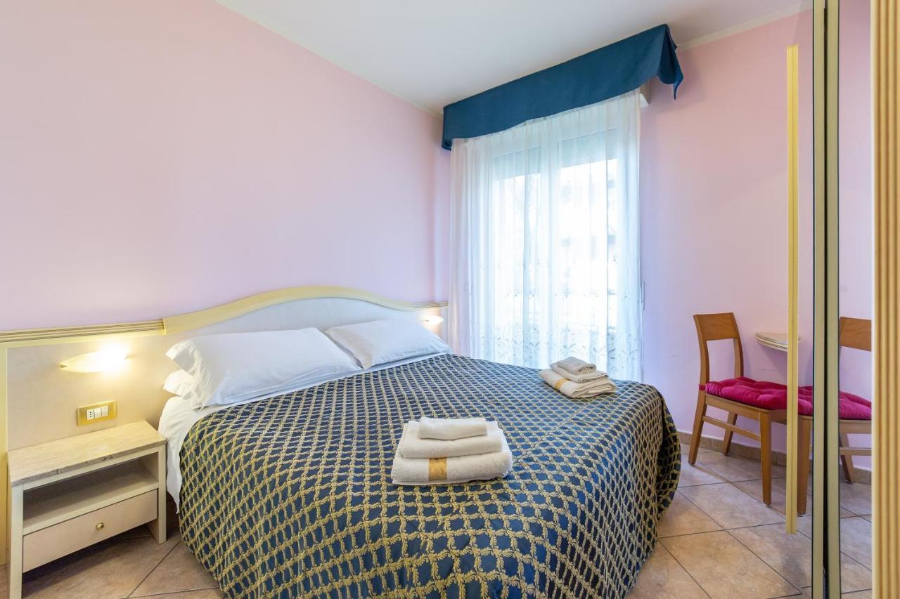 Aparthotel Residenza Melucci Rimini Esterno foto
