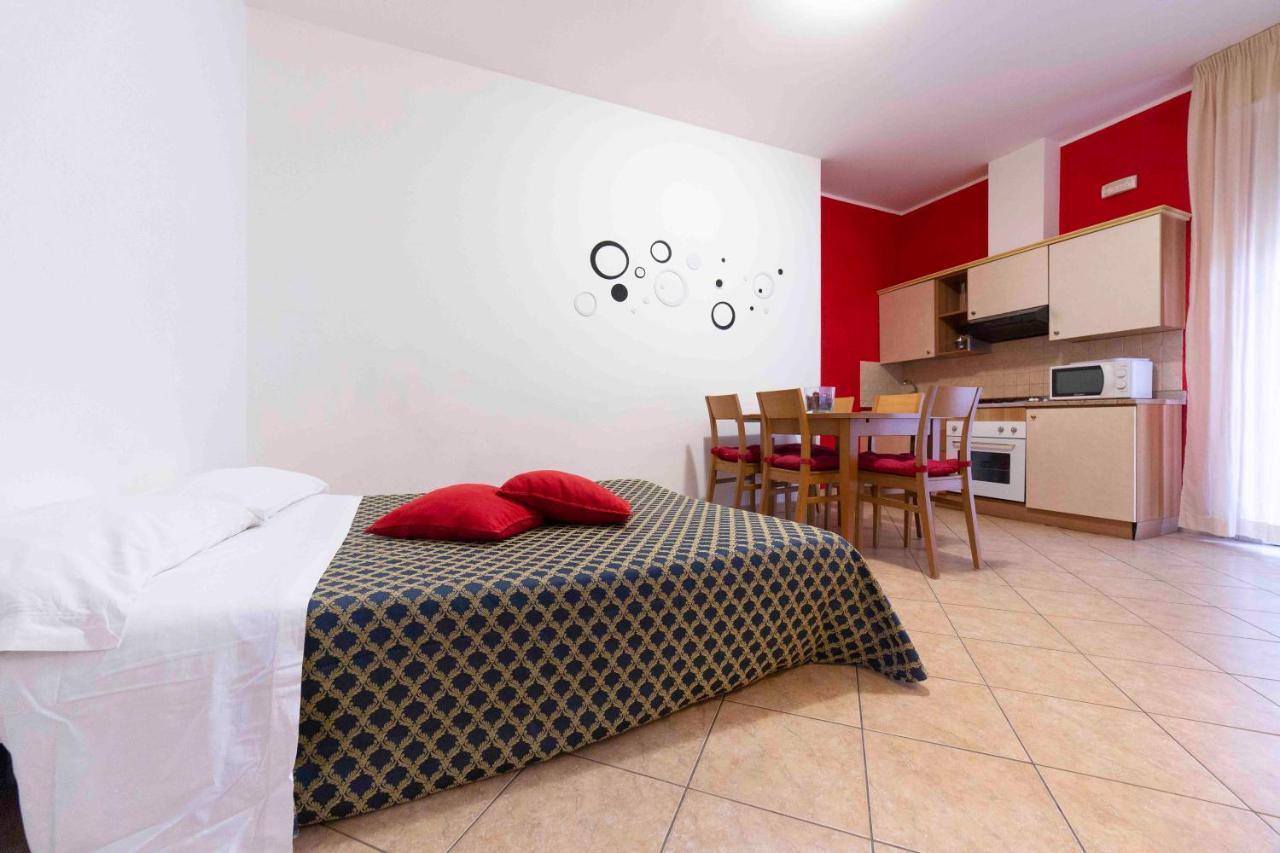 Aparthotel Residenza Melucci Rimini Esterno foto