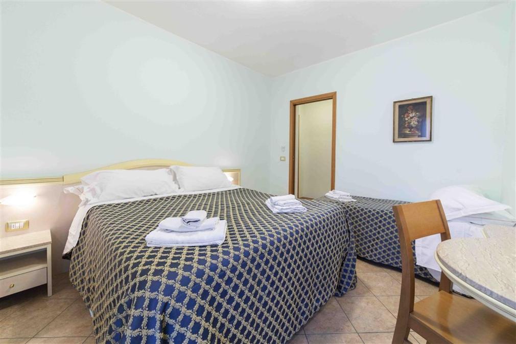 Aparthotel Residenza Melucci Rimini Esterno foto