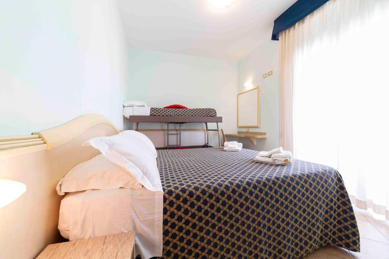 Aparthotel Residenza Melucci Rimini Esterno foto