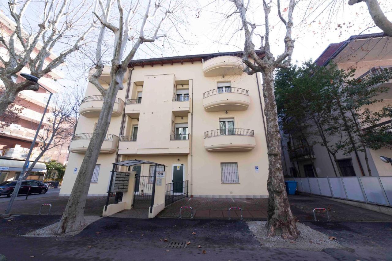 Aparthotel Residenza Melucci Rimini Esterno foto