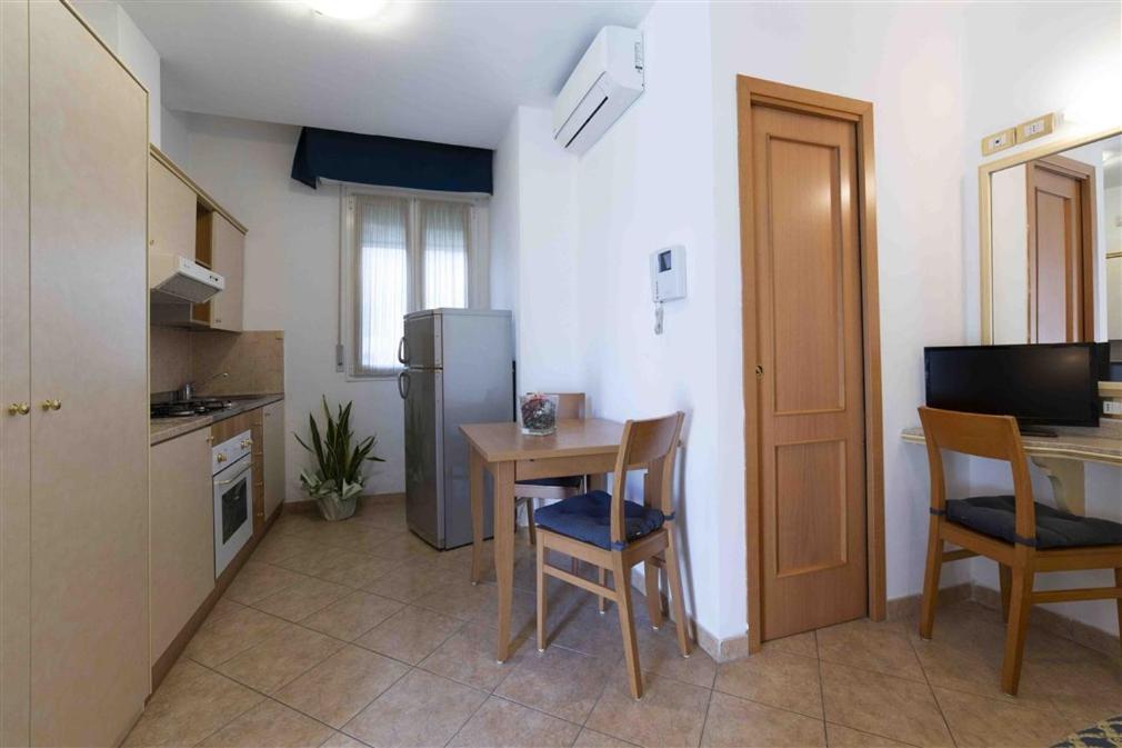 Aparthotel Residenza Melucci Rimini Esterno foto