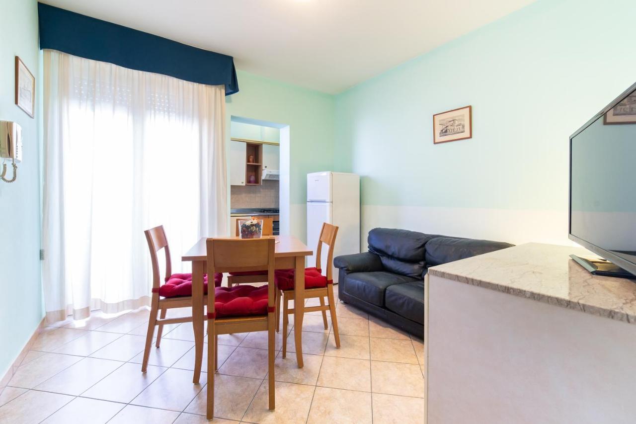 Aparthotel Residenza Melucci Rimini Esterno foto