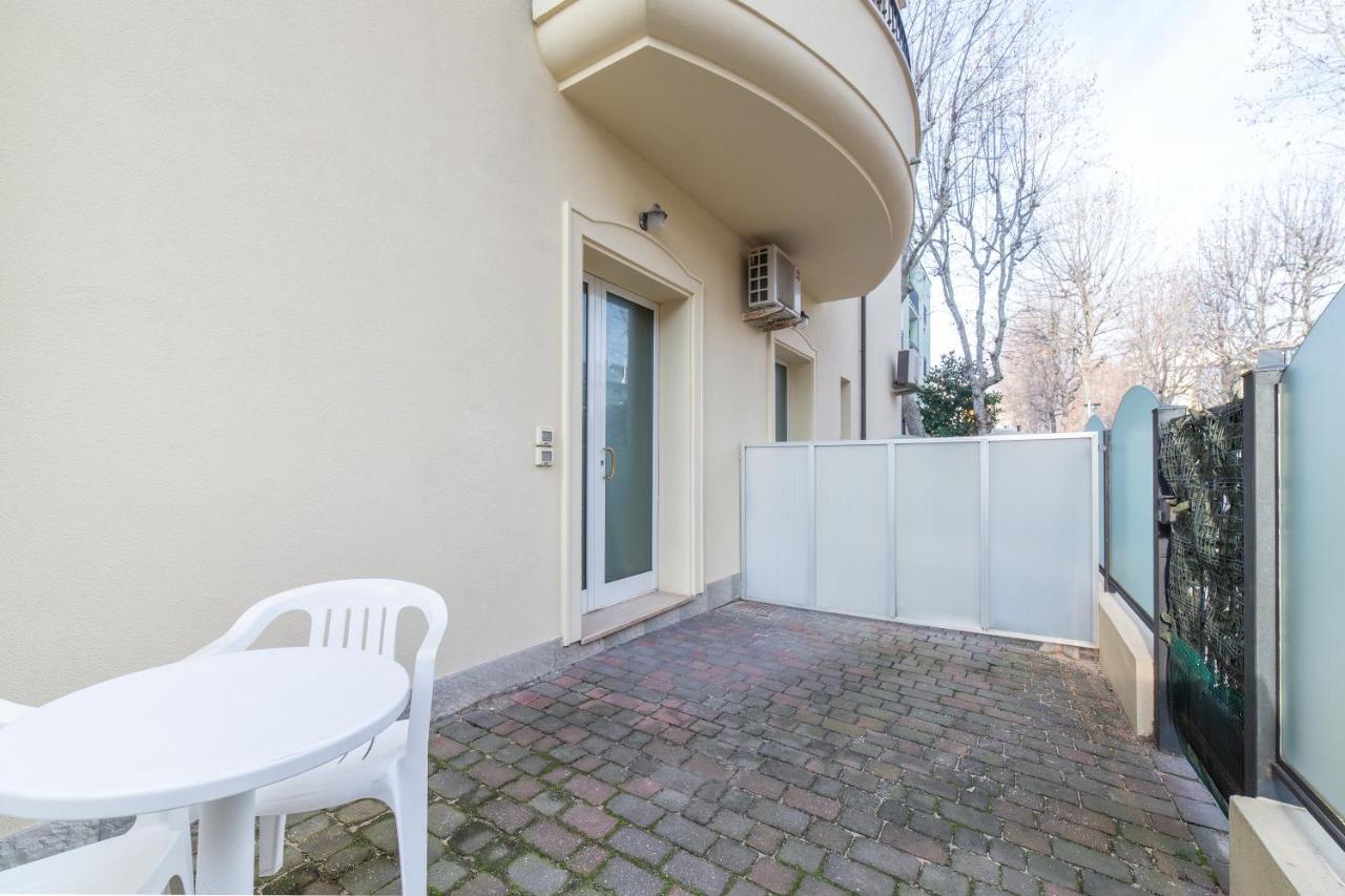Aparthotel Residenza Melucci Rimini Esterno foto