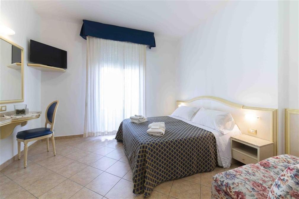 Aparthotel Residenza Melucci Rimini Esterno foto