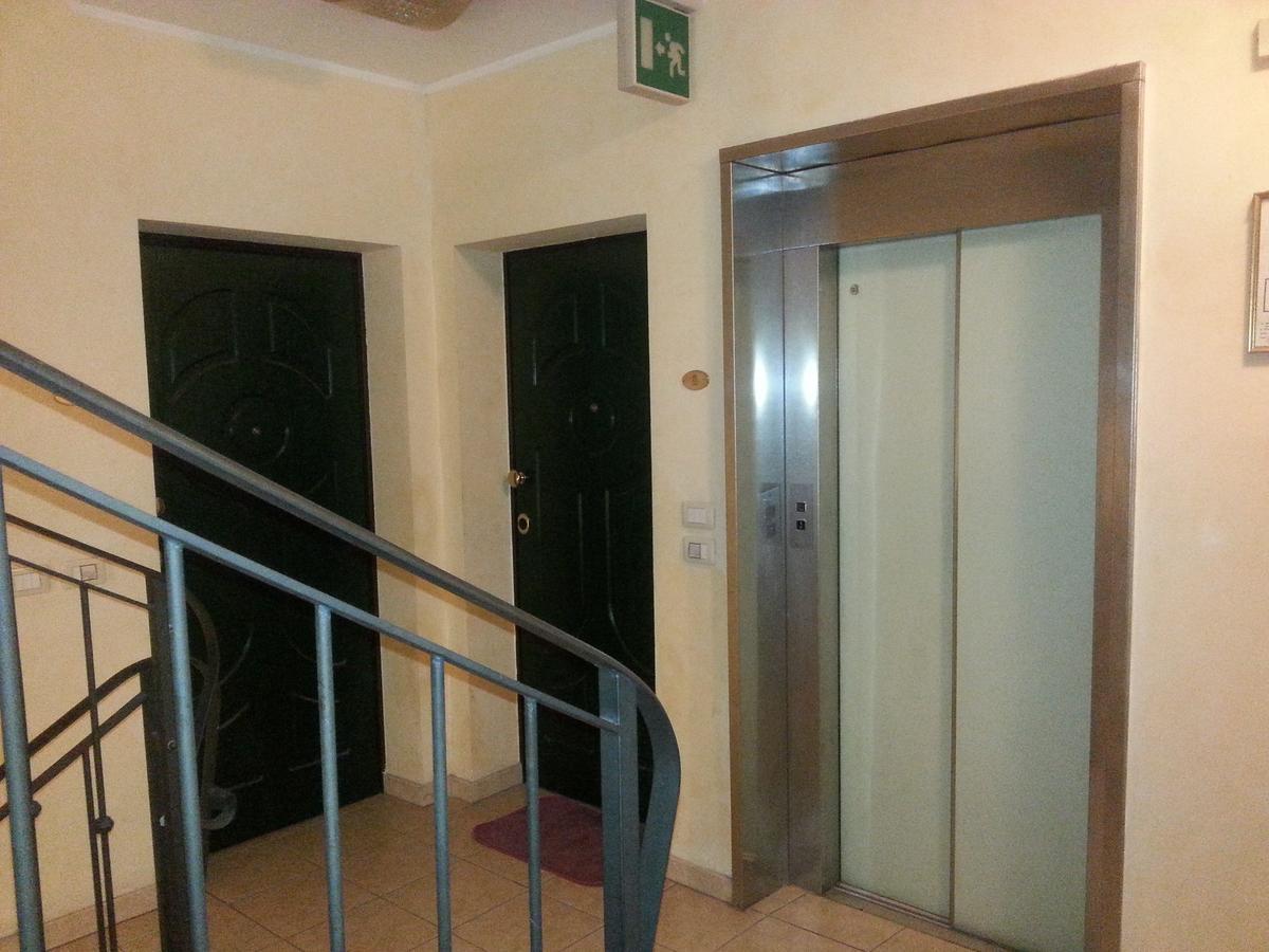 Aparthotel Residenza Melucci Rimini Esterno foto