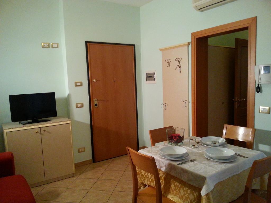 Aparthotel Residenza Melucci Rimini Esterno foto