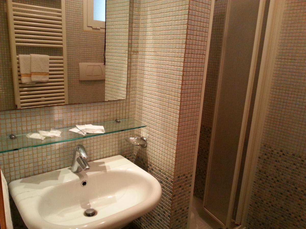 Aparthotel Residenza Melucci Rimini Esterno foto