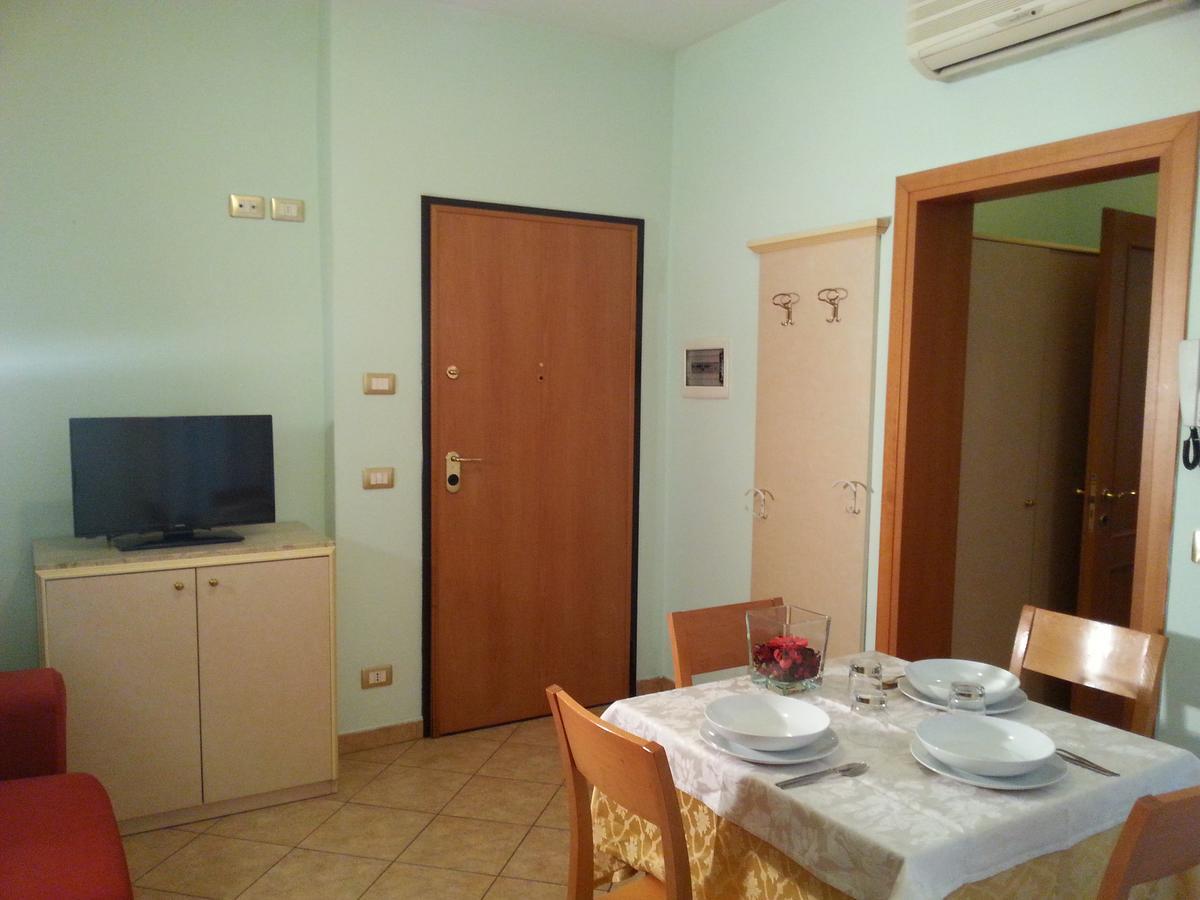 Aparthotel Residenza Melucci Rimini Esterno foto